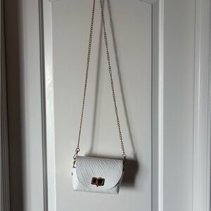 Elegant White Chain Shoulder Bag